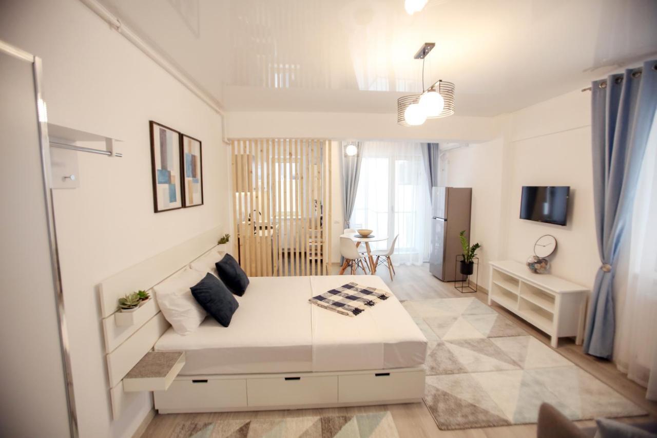 Premium Studios Mamaia Nord - Marea La 50M 那沃达利 外观 照片