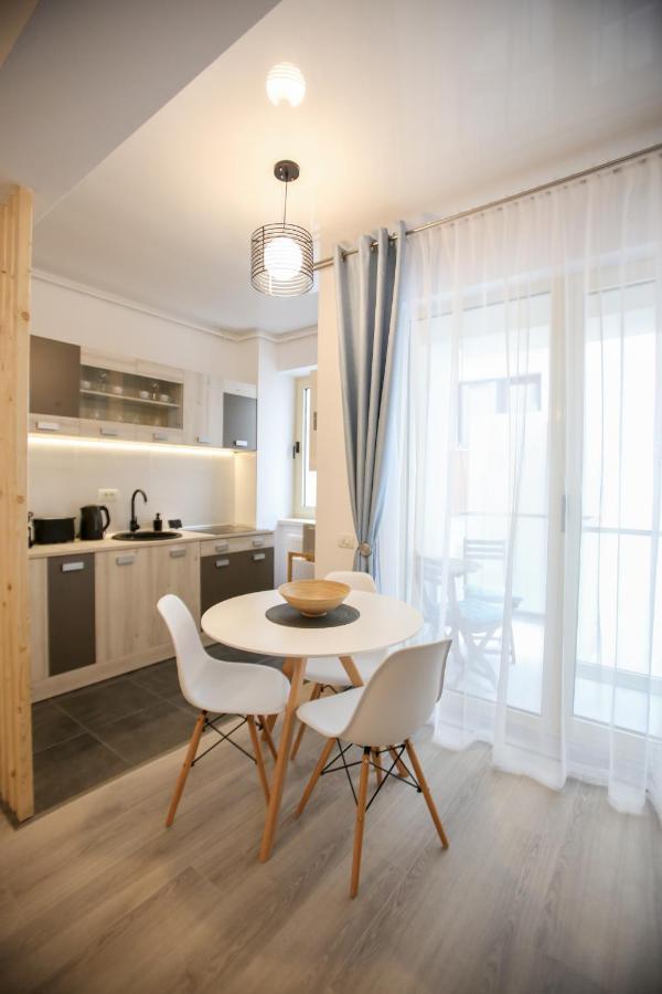 Premium Studios Mamaia Nord - Marea La 50M 那沃达利 外观 照片